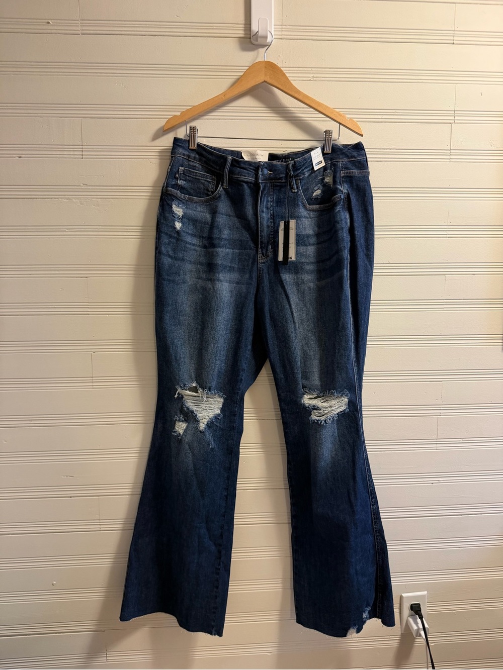 NWT Judy Blue 18W High Waist Distressed Flare Jeans Plus Size